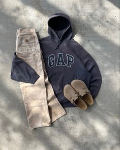 Clogs For Women, Gap Hoodie, Outfits Hombre, Daily Outfit Inspiration