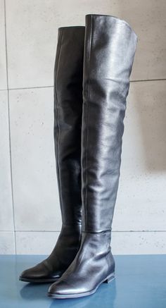 SIMPLE super high vintage flat OVERKNEE boots size: 37 EUR, 6.5 US WOMEN, 4UK WOMEN total height 70cm ! super high quality leather leather inside zippers made in Italy condition: excellent vintage Fitted Knee-high Wedge Boots For Winter, Leather Over The Knee Platform Boots For Evening, Chic Fitted Wedge Boots With Round Toe, Fitted Leather Over-the-knee Boots, Fitted Over-the-knee Leather Boots, Chic Full-length Leather Boots, Formal Over-the-knee Winter Platform Boots, Elegant Fitted Wedge Boots With Round Toe, Fitted Leather Wedge Boots For Party