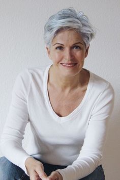 Long Pixie Gray Hairstyles, Short Grey Hair Over 60 With Glasses, Silver Model, Short Grey Hair, Short Hair Haircuts