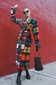 Looks inspiration Edgy Winter Outfits 2023, Gucci Princetown, Elsa Hosk, Dusters, Looks Street Style, Plaid Coat, Winter Fits, Fashion Hacks Clothes, Outfits Winter