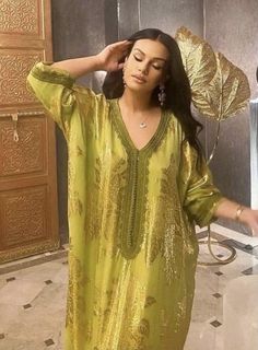 Moroccan Outfit, Caftan Dress Kaftan, Morocco Fashion, Colour Combinations Fashion, Long African Dresses, Asian Bridal Dresses