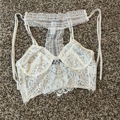 ** Brand New W/Tags** Size 10 White Lace Crop Top With Built-in Bra, Lace String Bra For Party, White Delicate Lace Crop Top For Summer, Summer Party Bra With Lace Trim, White Fitted Crop Top With Delicate Lace, Summer Lace Bra In Cream Color, Cream Lace Bra For Summer, Summer Cream Lace Bra, White Feminine Crop Top For Wedding