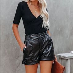 Leather Shorts Outfit, Fringe Jeans, Faux Leather Shorts, Tweed Shorts, Sequin Shirt, Crochet Shorts, Ripped Shorts, Shorts Outfit, Sequin Shorts