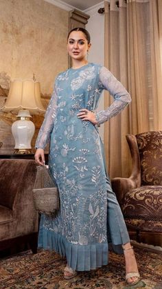 Desi Attire, Hania Amir, Gaun Fashion, Long Kurti Designs, Pakistani Fashion Party Wear