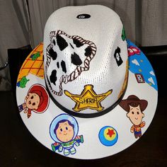 Childrens Hats, Painted Jeans, Painted Shoes, Girl With Hat, Cartoon Design, Painting Crafts, Toy Story, Branded T Shirts