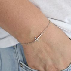 Sterling silver miniature zirconium cross bracelet. This beautiful bracelet has 18cm with 3 cm extension chain. Minimalist Sterling Silver Cross Bracelet, Dainty Sterling Silver Cross Bracelet, Elegant Sterling Silver Cross Rosary Bracelet, Minimalist Bracelets, Gifts For Young Women, Crystal Bead Jewelry, Bracelet Elegant, Cross Gift, Etsy Promotion