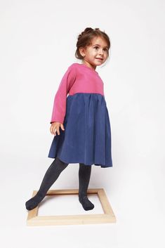 Dress in blue and pink with pockets and  blue buttons at the back 100% tencel. Tencel is a very soft fabric and very sustainable made with the core of eucalyptus. It has a 4 cm hem that make the item longer as kids grow. Inspired in the artwork of Mark Rothko's last period. Wash Cold water.Gentle cycle. Do not bleach. No tumble dry. Do not dry clean. Iron up to 110 C / 230 F. Vestido en azul y rosa con bolsillos y botones azules a la espalda.100% Tencel . El tencel es una tela muy suave y sosten Pink Cotton Dress With Pockets, Mark Rothko, Long Pendant, Handmade Dresses, Super Sale, Blue And Pink, Girls Clothing, Clothing Items, The Back