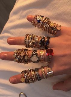 Rings Aesthetic Vintage, Rings And Bracelets, Rings Aesthetic, Grunge Jewelry, Indie Jewelry, Estilo Hippie, Dope Jewelry, Hippie Jewelry