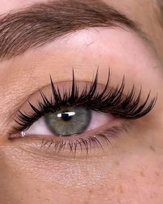 Wet Lash Look, Natural Fake Eyelashes, Permanente Make-up, Sulam Alis, Lashes Fake Eyelashes, Flot Makeup, Lash Extensions Styles, Perfect Eyelashes, Natural Eyelash Extensions