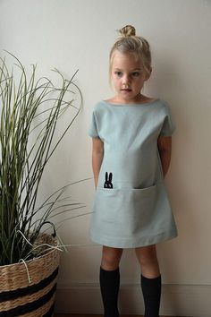 rechtdoorjurk, stof voor durf het zelvers 3, stof 3 Child Photo, Dress Jumpsuit, Children Clothing, Clothes Dress, Baby Sewing, Skirt Dress