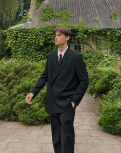 Farewell Outfits, School Farewell, Men Formal Outfit, Gentlemen Fashion, Ball Outfit, Outfits For Boys, Formal Clothes, Dress Code Wedding