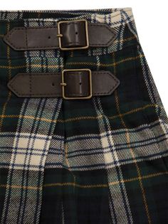 This cotton skirt offers a charming preppy look with faux leather buckles, well-defined flat pleats and the season's plaid pattern. - Two faux leather buckle fastenings on the left hip - Hook-and-eye fastener on inside of left hip - Button fastening on inside right hip - Adjustable straps with buttons on the inside for an optimal fit - All-over pleats DESIGNER ID: 313916502 001Composition: 100% Cotton Designer Ralph Lauren, Spencer Hastings, Fall 24, Clothing Pieces, Ralph Lauren Logo, Preppy Look, Kenzo Kids, Fall Fits, 2024 Fashion