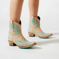 Short Western Boots, Cowgirl Clothes, Suede Cowboy Boots, Cowboy Ankle Boots, Lane Boots, Womens Cowgirl Boots, Western Boots Women, Coastal Cowgirl, Cowboy Boots Women