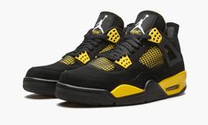 Originally released in 2006, the popular “Thunder” colorway of the Air Jordan 4 was back in 2012 for a refresh. Reversing its accompanying “Lightning” colorway, the shoe features a black upper with Tour Yellow accents. Jordan 4 Retro Thunder, Black Cat 4s, Basketball Shoes For Men, Jordan Sneaker, Jordan Model, Nike Dunk High, Jordan 4 Retro, Air Jordan 4, Air Jordan 4 Retro