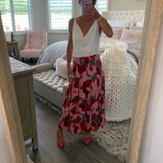 Stunning Authentic Gucci Skirt. Size 40/4. Purchased But Never Worn. No Signs Of Wear, Perfect Condition! Beautiful Maxi Skirt Gucci Summer Bottoms, Elegant Pink Floral Print Maxi Skirt, Spring Gucci Fitted Skirt, Gucci Fitted Skirt For Spring, Spring Fitted Gucci Skirt, Chic Pink Lined Maxi Skirt, Gucci Skirt, Maxi Skirt, Womens Skirt