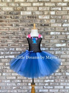 Welcome to Little Dreams by Mayra This dress is absolutely gorgeous! your little one will look so pretty!. This dress can be custom ordered to match your birthday party, Color can be changed according your requirements, Lenght of the dress is from armpit to knees, You can follow my chart or you can measure your little one and let me a note at checkout with that information Top has an embroidery patch, Skirt has three layers of tulle and straps are adjustable made with ribbon that you must tight Rainbow Dash Costume, Patch Skirt, Lilo Und Stitch, Birthday Party Outfit, Girls Costumes, Birthday Party Outfits, Birthday Girl Outfit, Embroidery Patch, Bday Ideas