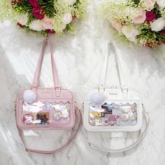 Kawaii Ita Bag, Anime Ita Bag, Ita Shoulder Bag, Ita Handbag, Pin Display Bag, Pin Bag, Window Bag, Kawaii Handbag, Cute Shoulder Bag 🌟Size: 33cm*24cm*10cm Material: PU leather ✨This messenger bag can perfectly hold all your necessities. The bag has a transparent window panel that you can customize according to your preferences. You can display your pins, pictures, plush toys and other decorations. The shoulder strap is adjustable and can be carried by hand, crossbody or on one shoulder. It is Kawaii Large Capacity Satchel For Travel, Cute Large Capacity Satchel Shoulder Bag, Harajuku Style Large Capacity White Shoulder Bag, White Harajuku Shoulder Bag With Large Capacity, White Harajuku Style Shoulder Bag With Large Capacity, Harajuku Style White Bag For Travel, Kawaii Satchel Backpack For Daily Use, Kawaii Shoulder Travel Bag, Kawaii Large Capacity White Bag