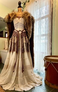 Viking Wedding Dresses Brides, Viking Inspired Wedding Dress, Winter Goddess Outfit, Celtic Ren Faire Costume, Fantasy Dress Ideas, Norse Wedding Dress, Handfasting Elopement, Nordic Wedding Dress, Viking Gown