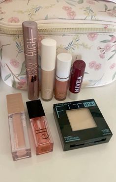 Mascara Collection Aesthetic, Maybelline Aesthetic, Super Stay Maybelline, All I Need Makeup, Simple Makeup Products, Aesthetic Mascara, Mascara Aesthetic, Shein Makeup