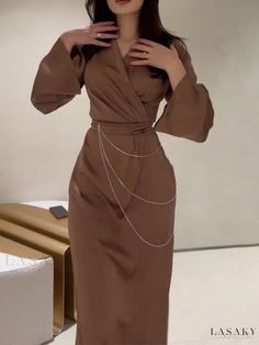 Lasaky - Long Maxi Dress with Cinched Waist Socialite Style, Taupe Dress, Pakaian Feminin, Satin Maxi, Satin Maxi Dress, Long Red, Looks Chic, Style Maxi Dress, Brown Dress