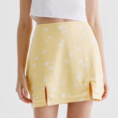 Yellow Skirt With White Flowers Two Slits In The Front (So Flattering) Fully Functioning Zipper In Back Nwt Open To Offers Size L, Fits Size L Or Xl Best Tulle Circle Skirt, White Leather Skirt, Pink Ruffle Skirt, Black Denim Shirt, Brown Suede Skirt, Suede Pencil Skirt, Black Floral Skirt, Chambray Skirt, White Lace Skirt