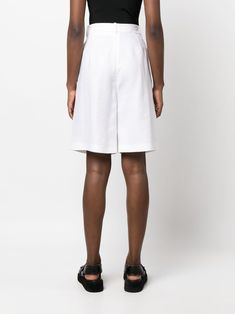 Fabiana Filippi high-waisted knee-length Shorts - Farfetch Modern White Short Bottoms, White High Waist Cotton Bermuda Shorts, Elegant White Bermuda Bottoms, White Workwear Shorts With Pockets, Chic Knee-length Cotton Bottoms, Modern Bermuda Bottoms For Summer, Fitted Linen Shorts With Belt Loops, Belted Linen Shorts For Summer, White Short Leg Bottoms For Workwear