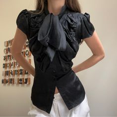 Vintage Silk Rouched Bow Blouse Size Small Silk Bow, Bow Blouse, Vintage Silk, Silk Blouse, Vintage Tops, American Vintage, Vintage Black, Vintage Ladies, Blouses For Women