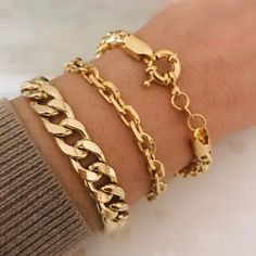 Women’s Bracelets Gold, Jewellery Wishlist, Bracelets Stacked, Bracelet For Women Gold, Chunky Gold Bracelet, Arm Candies, Airbnb Promotion, Necklace Outfit, Stack Bracelet