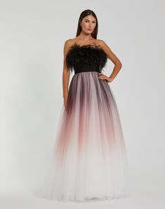 Strapless Feather Bodice Tulle Gown Mac Duggal Prom, Vestidos Color Coral, Green Evening Gowns, Designer Formal Dresses, Summer Bridesmaid Dresses, Bright Dress, Long Formal Dress, Ombre Pink, Bride Groom Dress