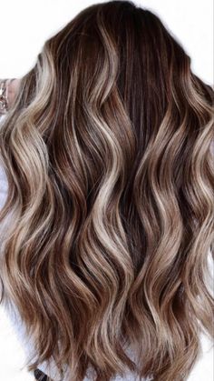 Balayage On Dark Brown Hair, Blonde Dimensional Hair, Ash Blonde Hair Balayage, Wavy Blonde Hair, Brown Hair Trends, Dark Brunette Hair, Blonde Wavy Hair, Brown Hair Inspo, Dark Brunette