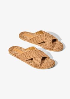 salt + umber -Thoughtfully + Ethically Handcrafted, sustainable shoes and accessories Sustainable Shoes, Rope Sandals, Handmade Sandals, Summer Slippers, Sustainable Business, Natural Plant, Black And Cream, Slide In, Trending Shoes