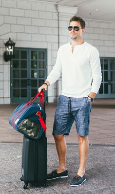 Men's summer accessories Casual Shorts Outfit, Stitch Fix Men, Short Men Fashion, Mens Fashion Smart, Casual Summer Shorts, Latest Mens Fashion, Mens Fashion Summer, Clothing Ideas, Men Clothing