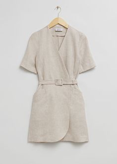 Tailored Linen Belted Mini Dress - Light Beige - Mini dresses - & Other Stories US Jeans Trend, Look Formal, Couture Mode, Dress Crafts, V Cut, Fashion Story, Looks Style, Work Attire, Mini Dresses