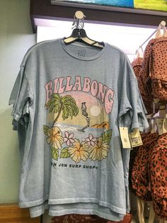 Billabong Outfits, Graphic Tees Outfit, Billabong Shirt, Bday Wishlist, Ron Jon Surf Shop, Outfit For Men, Surf Shirt, Surf Outfit, Sketches Simple