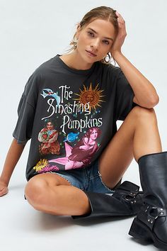 ‘90s-inspired Smashing Pumpkins graphic tee in a vintage, overdye wash. Featuring a Mellon Collie and the Infinite Sadness world tour graphic across the front & back. Perfect as an oversized graphic tee or mini dress. Only at Urban Outfitters. Features Smashing Pumpkins tour t-shirt dress Vintage back graphic tee Overdye fabric for a vintage look and feel Crew neckline with drop shoulders and short sleeves The Smashing Pumpkins tour graphics across the front and back Relaxed, oversized fit Tunic Graphic Tshirt Styling, Black Oversized Tshirt Outfit, Tshirt Design Ideas Graphic Tees, Alt Shirts, Band Tshirt Outfit, Vintage Tee Outfit, Baggy Tshirt Outfit, Chicken Suit, Mellon Collie And The Infinite