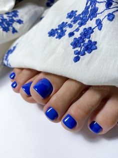 Blue Pedicure Ideas Summer, Blue Summer Pedicure, Blue Nails Feet Pedicures, Blue And White Pedicure, Light Blue Pedicure Toes, Blue Pedicure Ideas Toenails