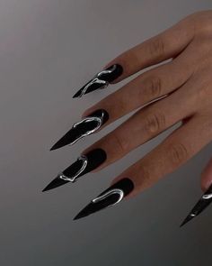 Black Nails Inspiration Nailart, Black Silver Nails Design, Haikyuu Nails, Black Silver Nails, Black Acrylic Nail Designs, Black White Nails, Silver Nail Designs, Black Acrylic Nails