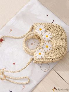 BirdinBag - Straw Woven Crossbody Bag with Daisy Decor, Ideal for Summer Beach Travel Daisy Decor, Beach Travel, Bag Bag, Beach Trip, Summer Beach, Straw Bag, Crossbody Bag, Straw, Daisy