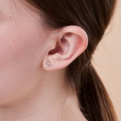 Made with genuine 925 Sterling Silver Nickel-free and lead-free Hypoallergenic and antimicrobial Boma 925 hallmark is located on the earring posts. Code : ES 2687 Dimensions : approx. 1/8" depth x 1/4" width x 1/4" height Earrings that speak volumes. We are all ears. Whether you're looking for a unique pair of everyday earrings or something extra special to layer with your favorite pieces, our gift ribbon studs are perfect to complete your look and complement your personality. Lightweight and ea Jewelry Recycled, Circular Fashion, Gift Ribbon, Earring Posts, Sustainable Jewelry, Everyday Earrings, Zero Waste, Post Earrings, Hallmark