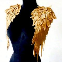 Angel Wing Neckline Lace Trim Applique Embroidery Angel Wing Nwt Gold Gold Satin Gloves Nwt Robe Diy, Applique Sewing, Sewing Collars, Diy Wedding Dress, Peacock Dress, Angel Costume, Kraf Diy, Kleidung Diy, Cosplay Dress