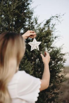 Christmas tree star Country Style Magazine, Tree Star, Christmas Tree Star, Style Magazine, Simple Living, Country Living, A Business