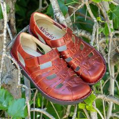 The Pesca is our version of the traditional fisherman sandal. Sophisticated yet fun, designed to keep you stylishly casual throughout the warmer seasons. Featured in a Garnet colorway on a leather upper. Alegria Shoes, Suede Leather, Garnet, Heel Height, Leather Upper, Sandals, Heels, Boots, Leather