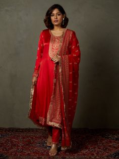 Ri.Ritu Kumar-Red Girija Kurta Set-INDIASPOPUP.COM Blouse Yoke, Satin Embroidery, Red Kurta, Ritu Kumar, Kurta Set For Women, Ancient Designs, Ethnic Looks, Kurta With Pants, Satin Color