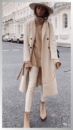 White Coat Outfit, Winter Office Outfit, Winter Office Wear, Surfergirl Style, Winter White Outfit, Mantel Outfit, Leggings Outfit Winter, Winter Pants Outfit, Winter Outfits Cold