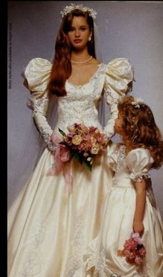 Wedding Dresses 80s, 1980s Wedding Dress, 90s Wedding Dress, 1980s Wedding, Style Année 80, 80s Wedding, Unusual Wedding Dresses, Long Sleeve Bridal Gown, Wedding Gowns Vintage