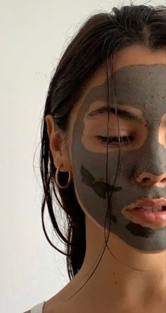 self care <3 Diy Facial Mask, Beautiful Glowing Skin, Glowing Skin Mask, Diy Facial, Clear Skin Tips, Mud Mask, Diy Skincare, Skin Care Mask, Healthy Girl