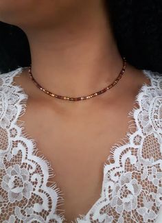 Brown Choker Necklace, Cheap Handmade Choker With Round Beads, Choker Ideas Diy, Brown Necklace Aesthetic, Beaded Necklace Brown, Brown Seed Bead Necklace, Brown Bead Necklace, Brown Beaded Jewelry, Brown Beaded Necklaces