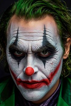 Spine-Chilling Halloween Makeup Ideas for Men ★ Joker Men's Halloween Makeup Boy Halloween Makeup, Joker Makeup Tutorial, Mens Halloween Makeup, Joker Halloween Makeup, Creepy Clown Makeup, Maquillage Halloween Simple, Halloween Makeup Clown