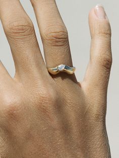 Pear Ring Thick Band, Thick Gold Wedding Band, Organic Wedding Band, Curved Ring, V Ring, Curve Ring, Pear Ring, Organic Rings, Choker Pendant