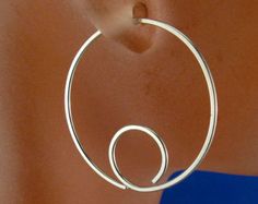 medium STERLING SILVER Hoop earrings by CecileStewartJewelry Spiral Earrings, Minimal Modern, Sterling Silver Hoop Earrings, Diamond Hoop Earrings, Contemporary Jewellery, Wire Earrings, Sterling Silver Hoops, Jewelry Earrings Hoops, Schmuck Design